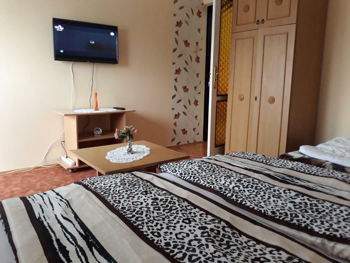 Nati Es Bea Vendeghaz Daire Hajdúszoboszló Dış mekan fotoğraf